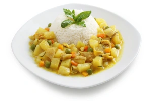 plato de cau cau de mondongo con arroz