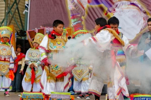 niños bailando danza de tijeras, patrimonio inmaterial de la humanidad
