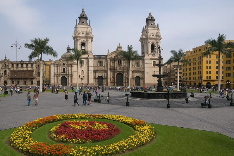 imagen de la plaza mayor, uno de los atractivos turísticos de lima