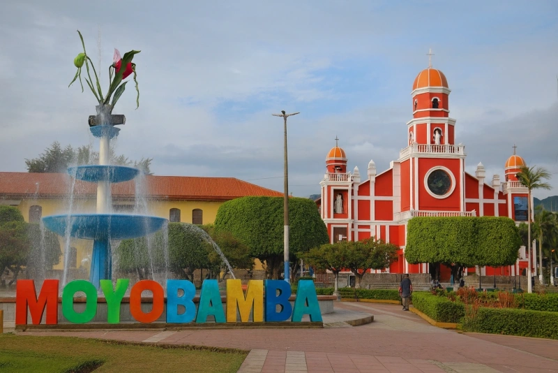 vista plaza de moyobamba en el departamento de san martín e perú