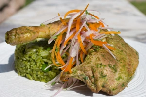plato de arroz con pollo
